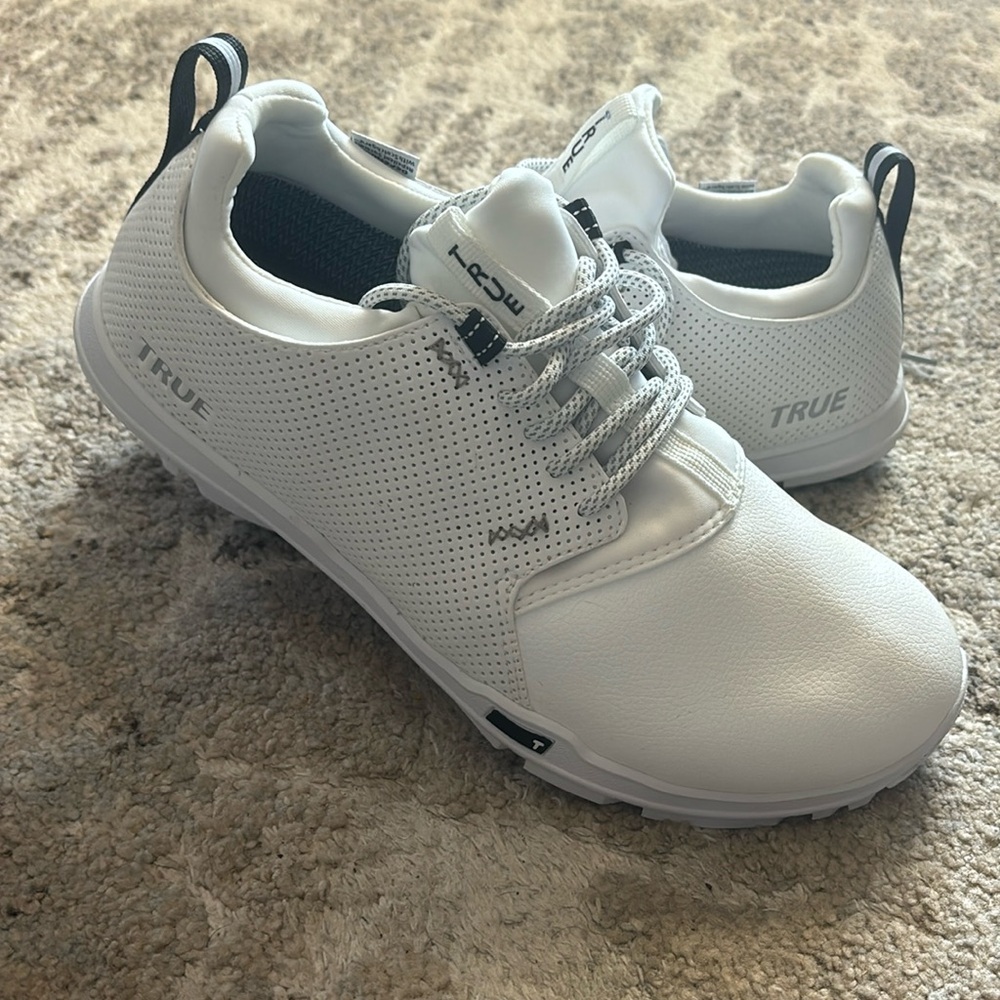 TRUE Golf Shoes